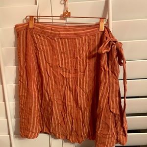 american eagle sandy pink and tan pinstripe wrap skirt, new with tags, size XL